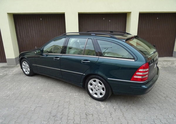 Mercedes-Benz Klasa C cena 16900 przebieg: 278000, rok produkcji 2005 z Puławy małe 277